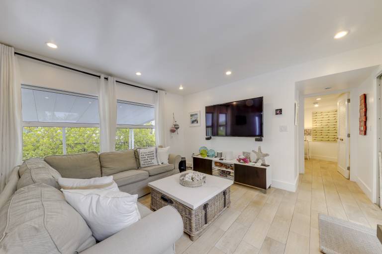 Lanai, Pool & Patios: Waterfront Home in Tavernier — photo 4