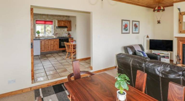 House with 3 rooms for 5 persons — photo 2