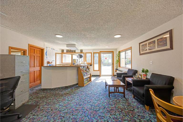 Capital O Stevenson Inn Riverside — photo 2