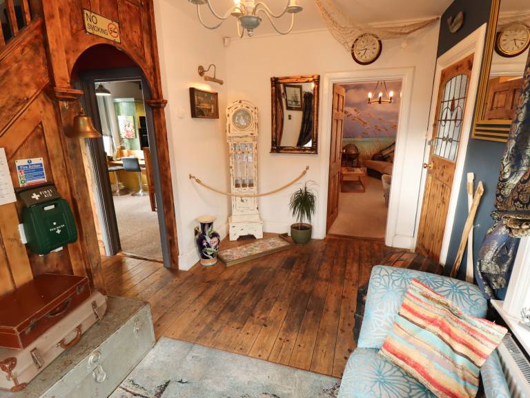 Family-friendly pleasant cottage with yard & jacuzzi | Beach view | Close to the beach | Dogs allowed — photo 3