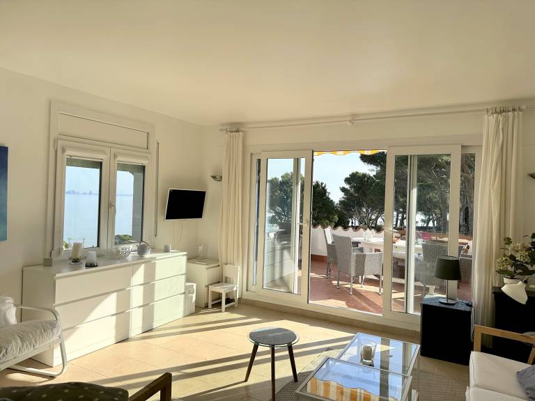 Apartment with Sea Views 500m from the Beach — photo 3