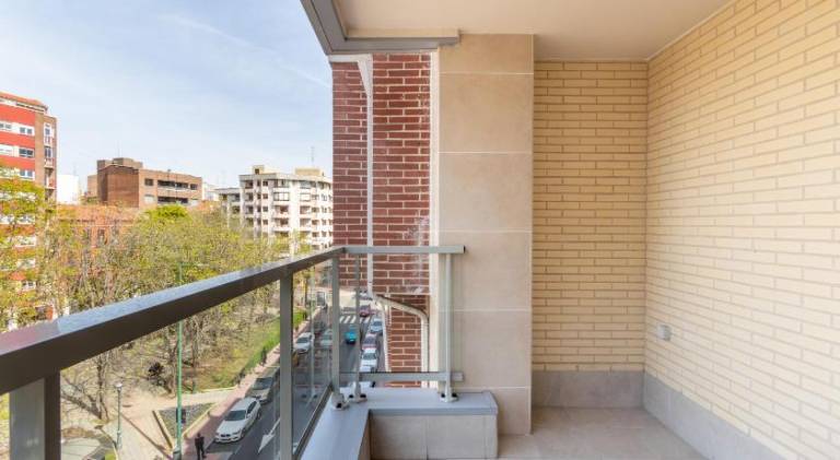 Apartment with patio — photo 5