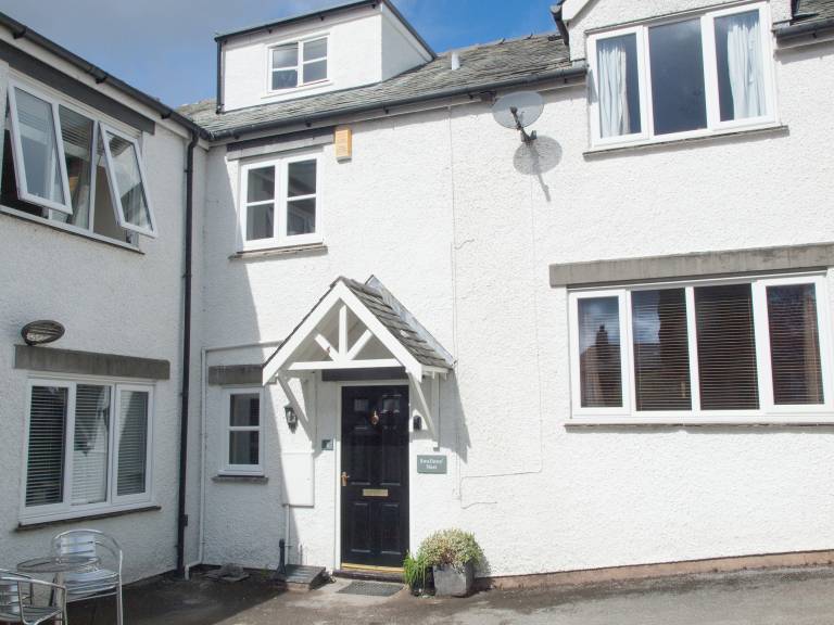 Cottage with patio & garden in Windermere