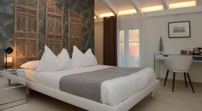 ROOMS, REGGIO AFFITTACAMERE con Bagno Privato, TV, Clima, Wi-Fi in Reggio nell'Emilia