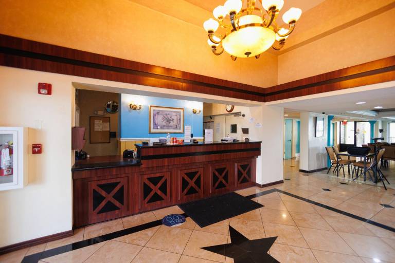Baymont by Wyndham Florida Mall — photo 5