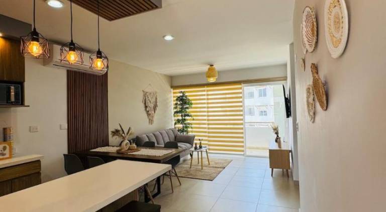 Apartment with pool — photo 4