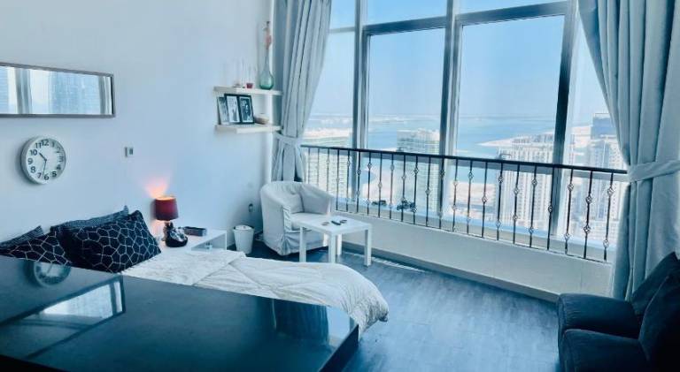 Rental apartment with terrace, yard & jacuzzi — photo 2