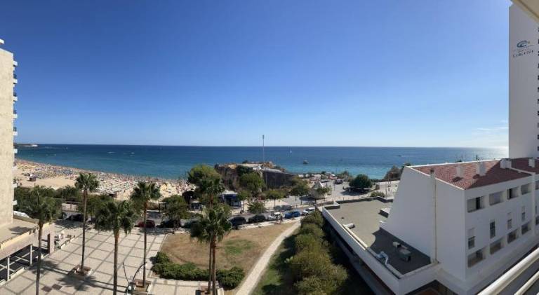 Holiday apartment with patio in Portimão