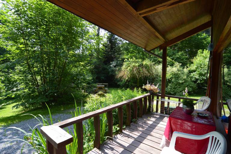 Chalet with grill, patio & yard | Nature view — photo 5