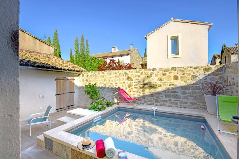 Vacation home with private pool, terrace & barbecue — photo 4