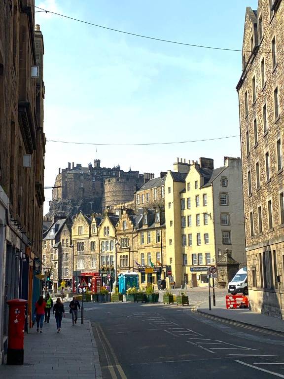 Holiday apartment | Next to Edinburgh Castle | Pets are welcome in Stockbridge