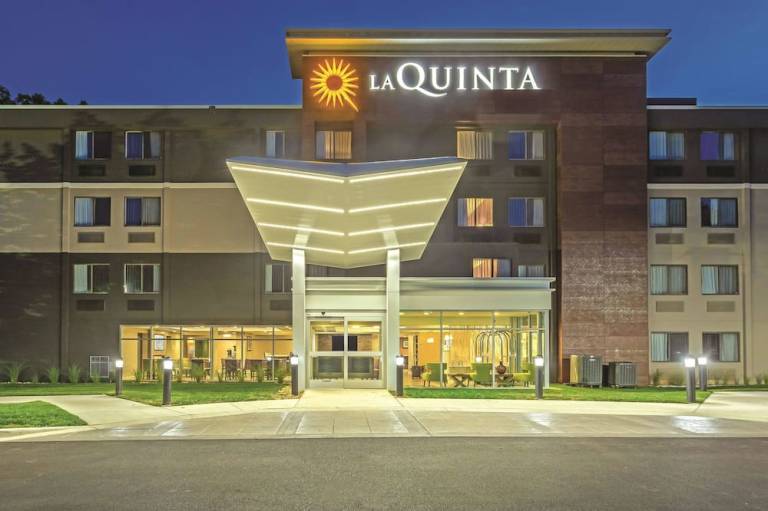 La Quinta Inn & Suites by Wyndham Columbia Fort Meade