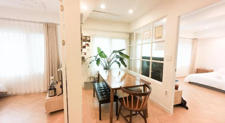 Rental apartment with 4 rooms for 8 persons in Seoul