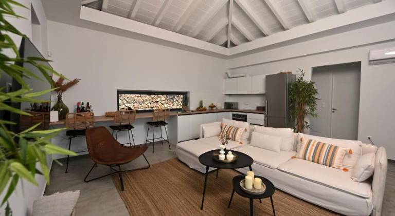 Villa with private pool, BBQ & garden — photo 2