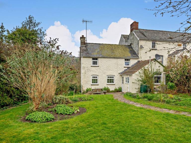 2 Bed in Crickhowell oc bn052