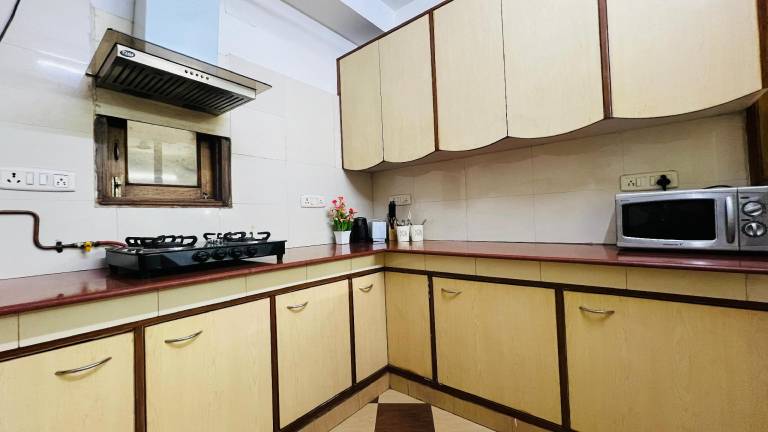 Rental apartment | Close to Connaught Place | Perfect for remote work | Pets are welcome — photo 4