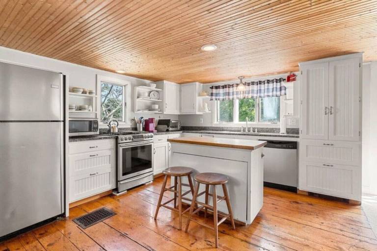 House  Stratham