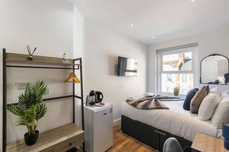Apartment Ealing