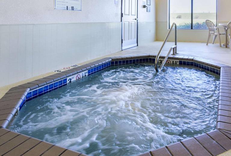 Quality Inn Fairmont — photo 4