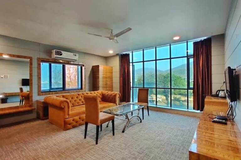 Hotel Prashant International