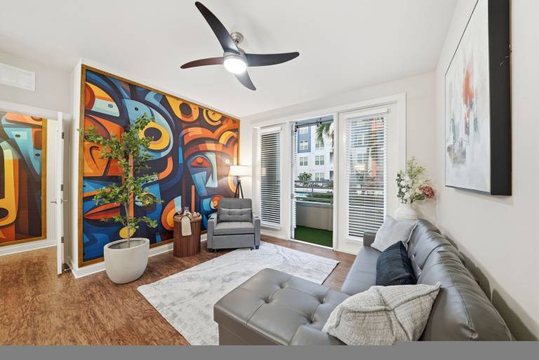 Stylish 2BR w Pool Pet Friendly Unit 13