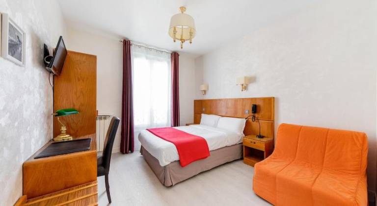 Crystal Hotel in Gennevilliers