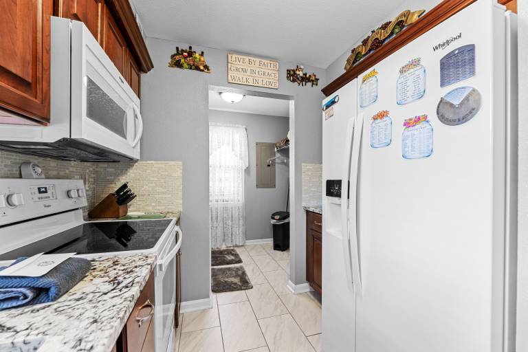 Fully equipped condo with pool & hot tub | Pet-friendly — photo 4