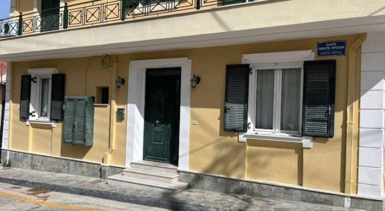 Rental apartment with patio in Kefalonia