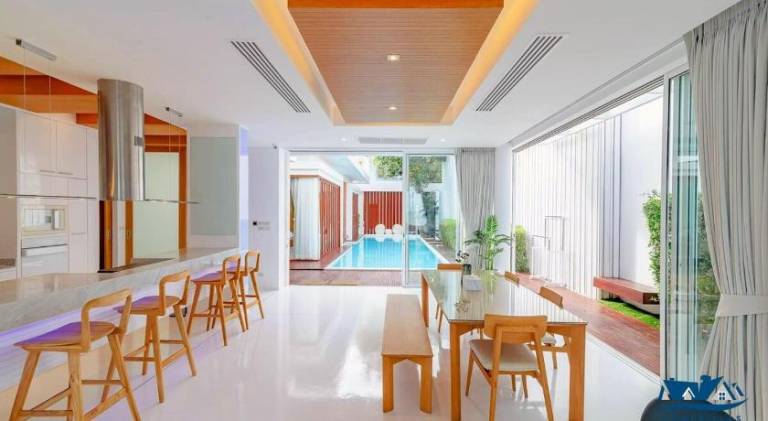 Villa with patio, private pool & grill | Suitable for remote work — photo 5