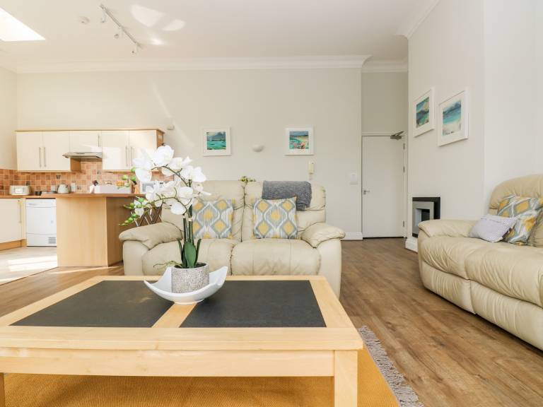 Child-friendly pleasant cottage | Beach view | Next to the beach | Pets are welcome — photo 4