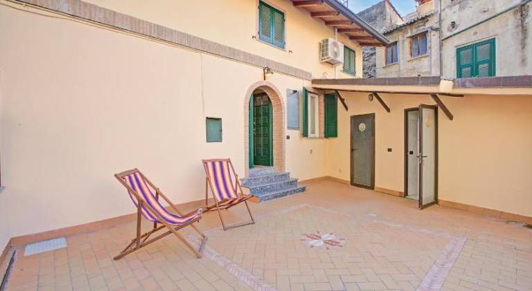 Holiday apartment with 2 rooms for 5 persons — photo 3