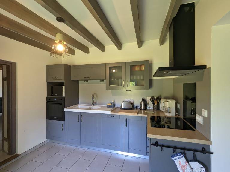 Cottage with barbecue & garden — photo 3