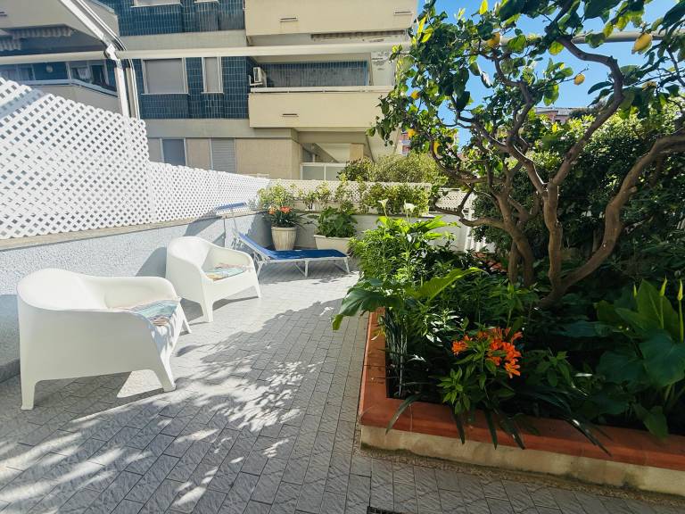 Apartment with patio | Mountain view — photo 4