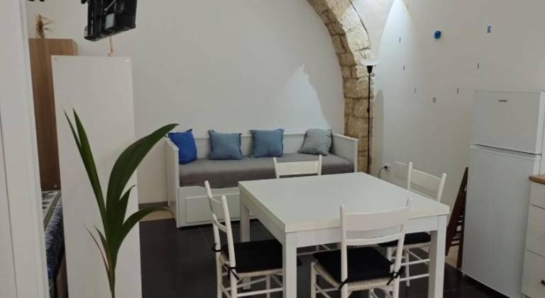 Vacation home with 1 room for 4 persons in Manfredonia