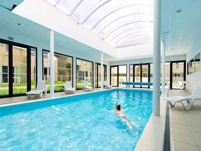 Apartment with pool & sauna in Saint-Jouan-des-Guerets
