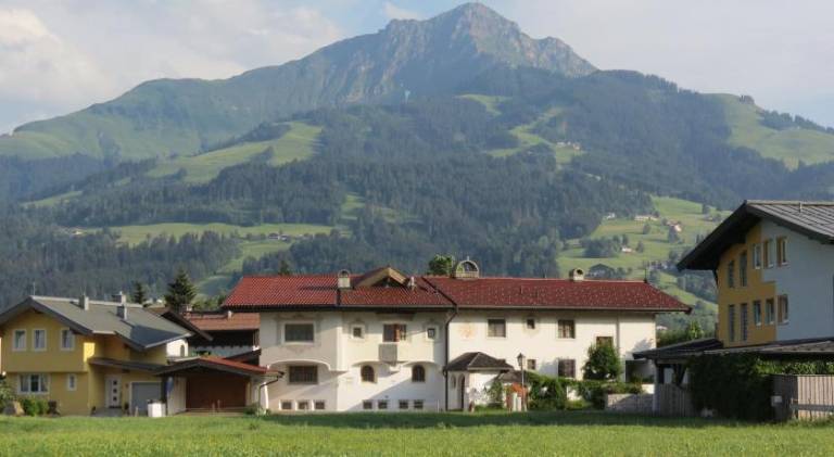Rental apartment with BBQ, terrace & garden in Kitzbuhel