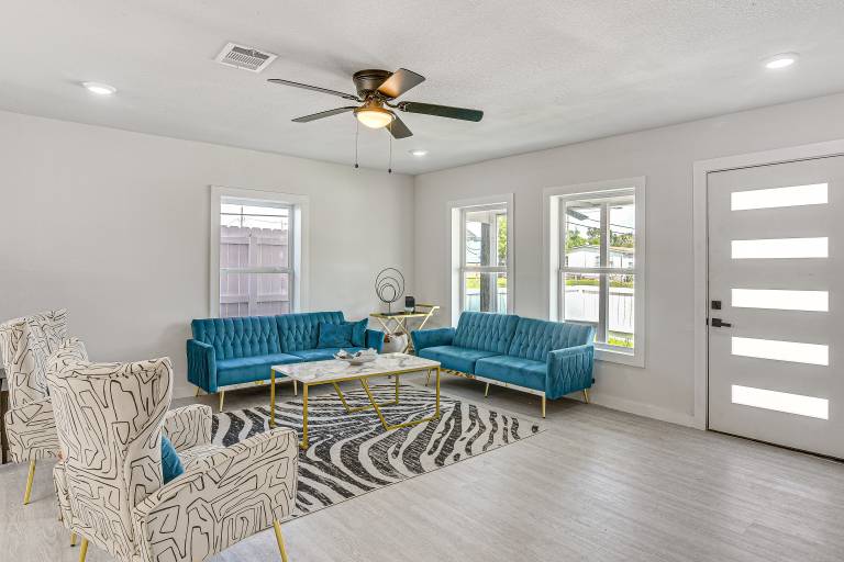 < 1 Mi to Sea! Family & Pet-Friendly Galveston Gem — photo 4