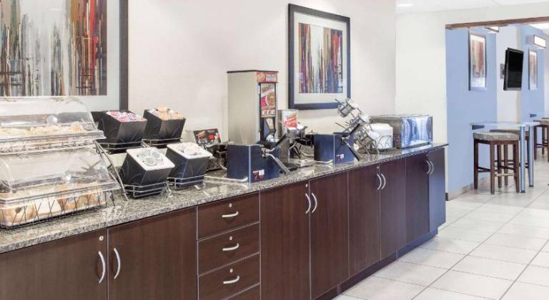 Microtel Inn & Suites by Wyndham San Angelo — photo 3