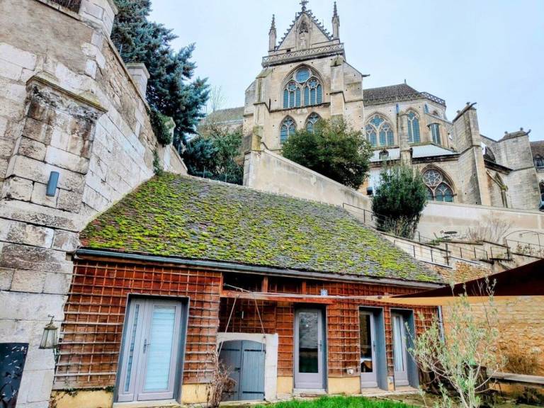 House  Auxerre