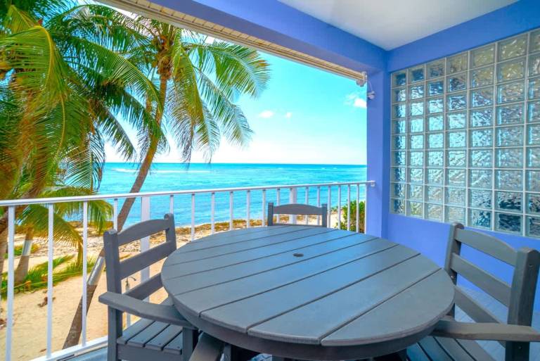 Apartment  Bodden Town