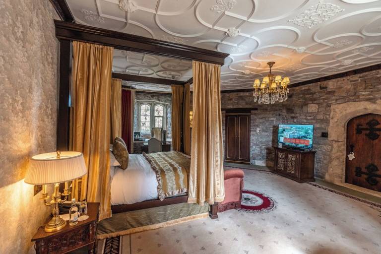 Castle Thornbury
