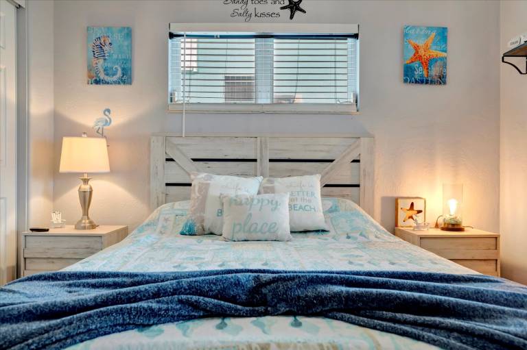 Dolphin Suite 2B Pet Friendly Waterfront Dock — photo 2