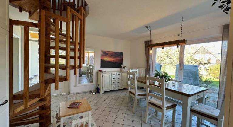 Beautiful rental apartment with yard, terrace & BBQ | Next to the beach | Pet-friendly — photo 3