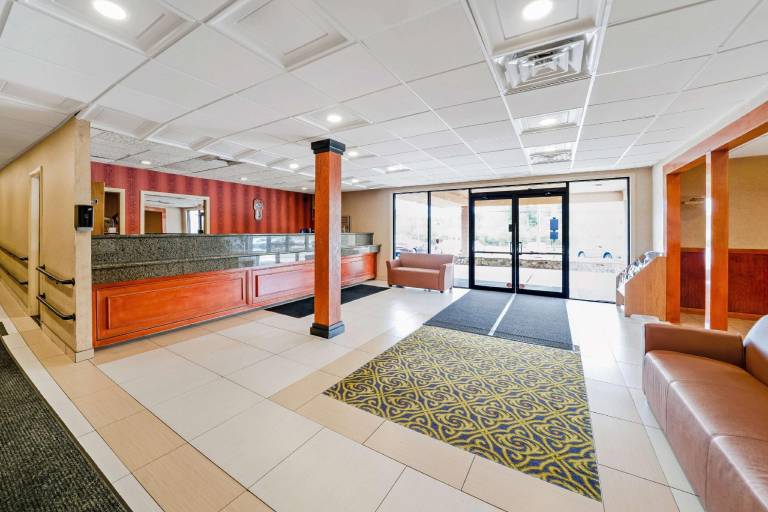 Americas Best Value Inn Foxboro — photo 3