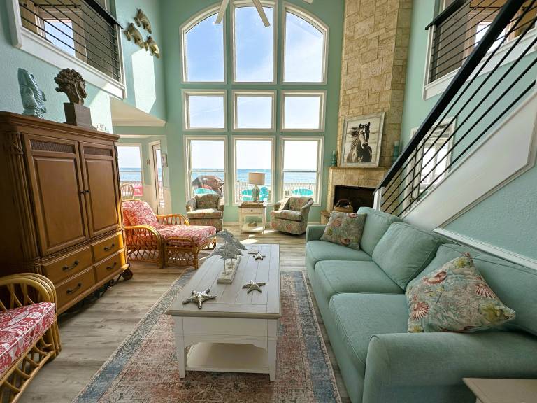 KH5205- Oceanfront, 4 BRs (2 Masters), Hot Tub & Outstanding Ocean Views! — photo 5