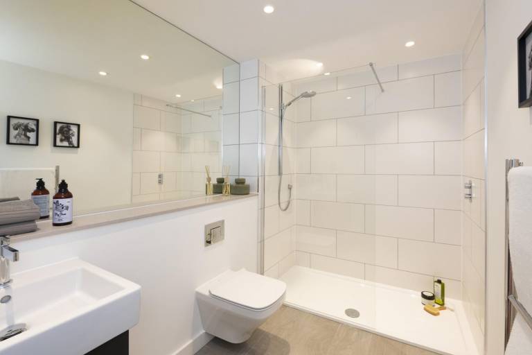 CH Apt 3 (2Bed) in Bath — photo 5