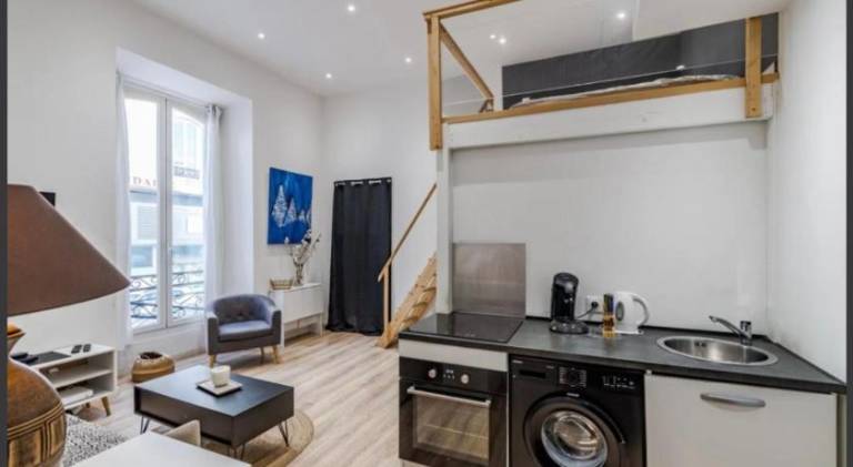 Holiday apartment | Next to Castle Hill | Pets are welcome in Thiers