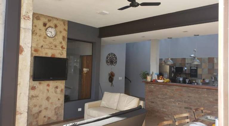Vacation home with pool — photo 3