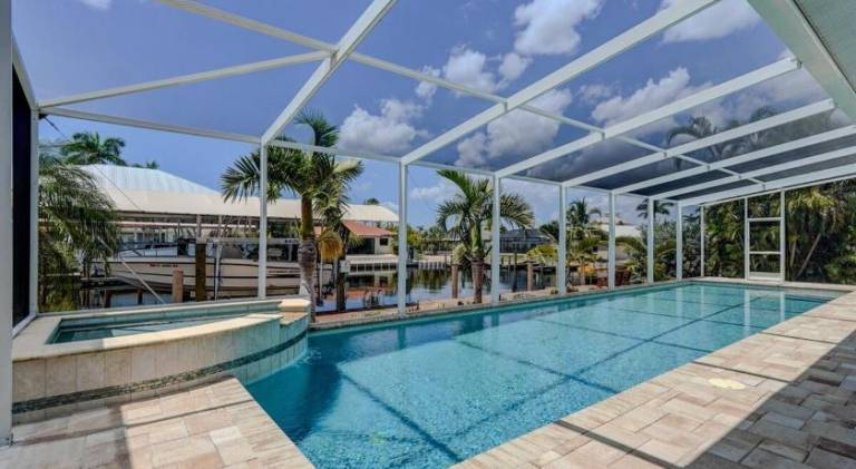 Lovely vacation home with pool | Pet-friendly in Fort Myers Beach, FL