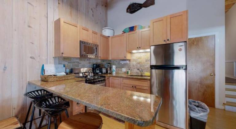 Island Inn — photo 4